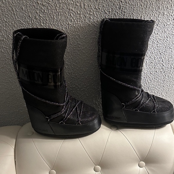 Moon Boot Shoes - Moon Boot Black Glitter Platform Snow Boots
